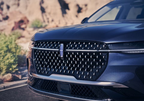 The stylish grille of a 2024 Lincoln Nautilus® SUV sparkles in the sunlight. | Beck Lincoln in Palatka FL